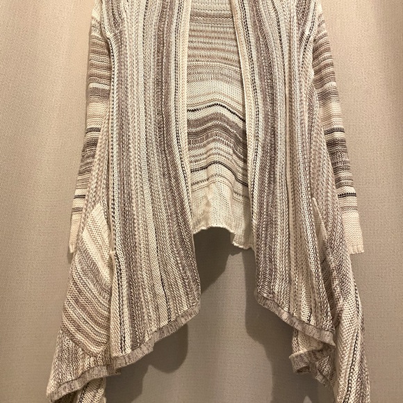 Billabong Small Woman’s Sweater, long. - Picture 3 of 7